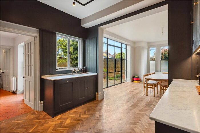 4 Bedroom End Of Terrace House To Rent In Kingscourt Road, London, SW16