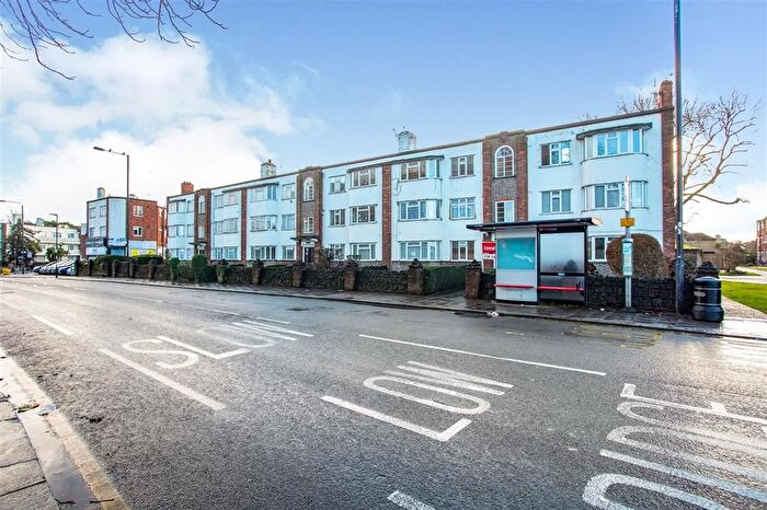 2 Bedroom Flat To Rent In Headstone Drive, Wealdstone, HA1