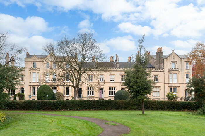 2 Bedroom Apartment For Sale In Garden Flat, Wellington Square, Cheltenham, GL50