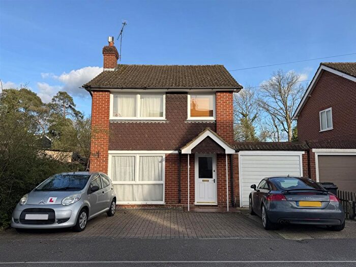 3 Bedroom Detached House To Rent In Strood Green, Brockham, RH3