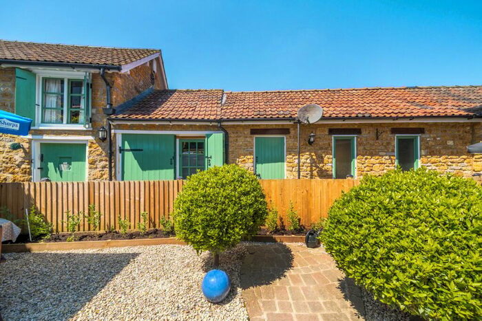 2 Bedroom Cottage For Sale In South Street, Castle Cary, Castle Cary, BA7