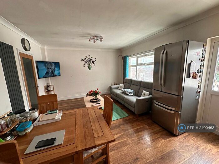 4 Bedroom Terraced House To Rent In Eastern Avenue, Ilford, IG2