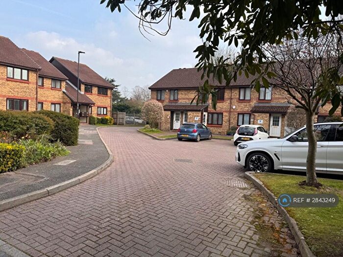 1 Bedroom Maisonette To Rent In Haydon Close, Enfield, EN1