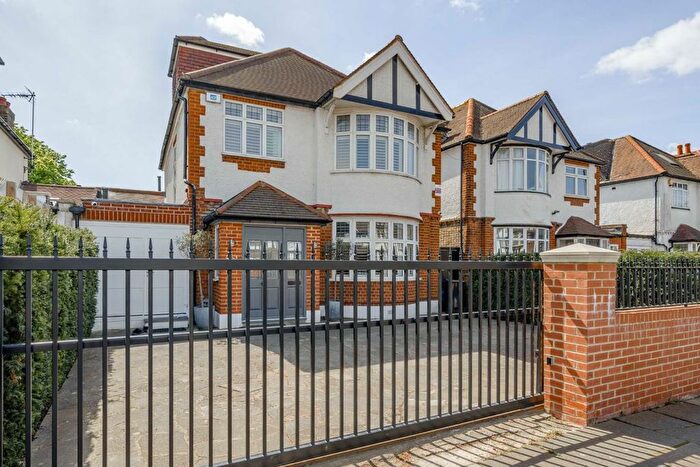 5 Bedroom Property To Rent In Popes Lane, London, W5