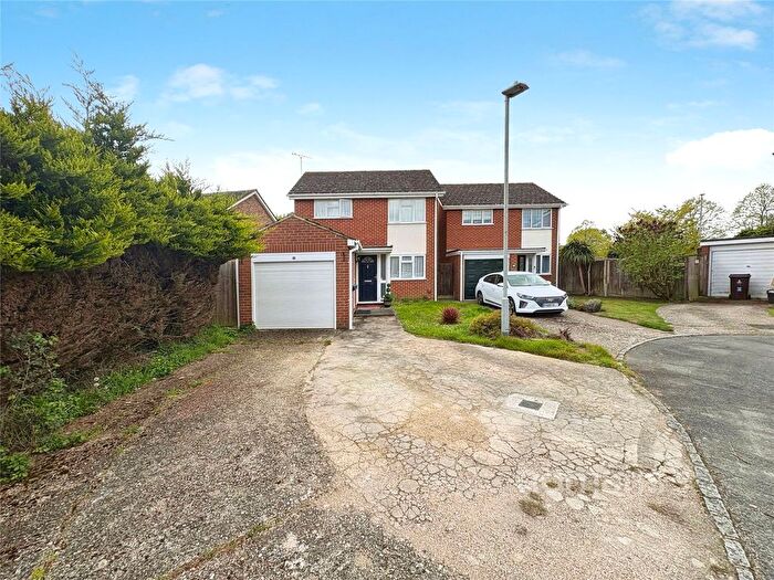 3 Bedroom Detached House For Sale In Whitton Close, Lower Earley, Reading, RG6