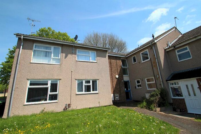1 Bedroom Flat To Rent In Barra Close, Northend, Hemel Hempstead, HP3