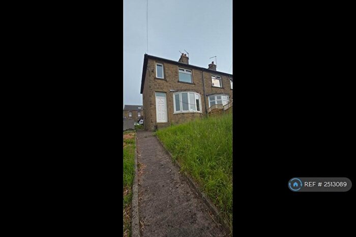 2 Bedroom Semi-Detached House To Rent In Close Hill Lane, Huddersfield, HD4