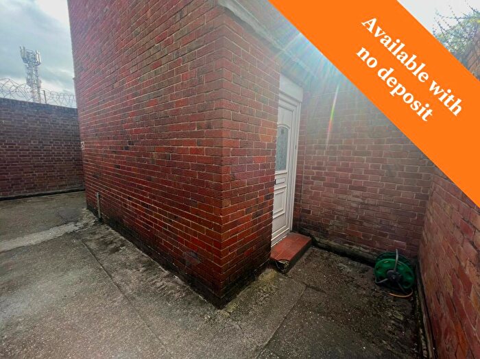 3 Bedroom Flat To Rent In Ashley Crescent, Sholing, Southampton, Hampshire, SO19
