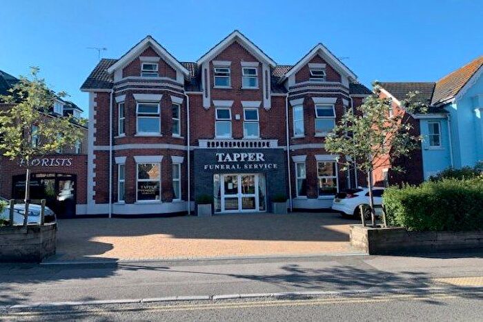 2 Bedroom Flat To Rent In -Parkstone Road, Poole, BH15