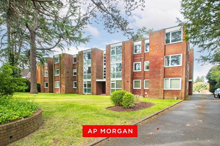 2 Bedroom Flat For Sale In Lansdowne Court, Pedmore, Stourbridge, West Midlands, DY9