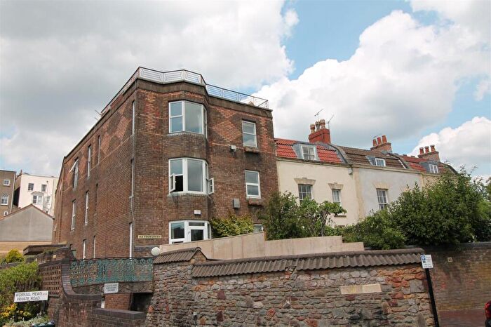 2 Bedroom Flat To Rent In B Haydon Court, Worrall Road, Clifton, PC01