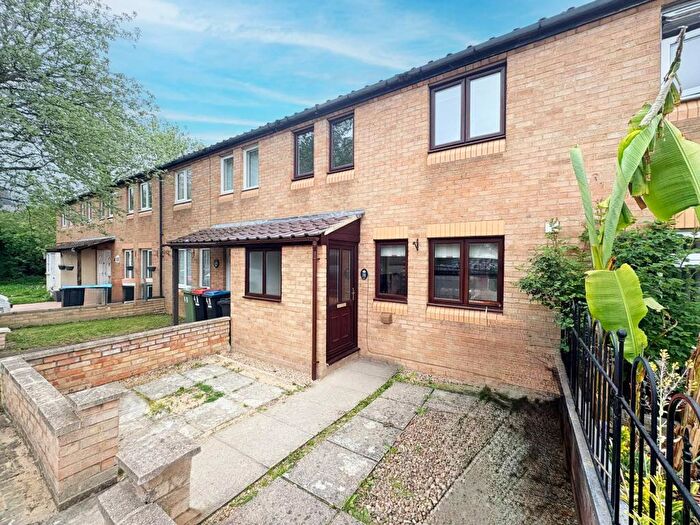3 Bedroom Terraced House To Rent In Farrier Place, Dows Barn, Milton Keynes, MK14