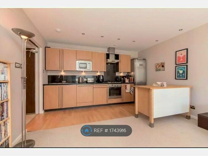 1 Bedroom Flat To Rent In Gardner's Crescent, Edinburgh, EH3