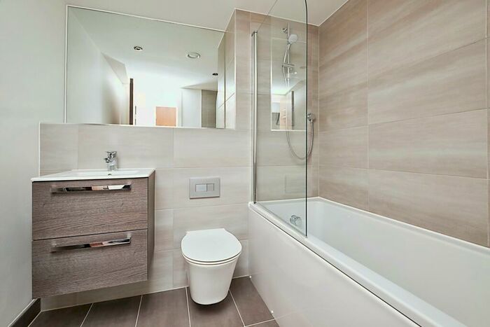 1 Bedroom Apartment To Rent In The Quadrant, Sand Pits, B1