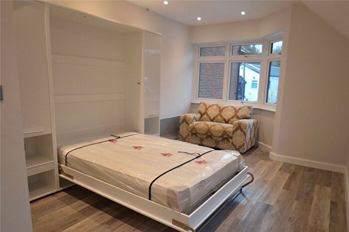 Studio To Rent In Whytecliffe Road South, Purley, Surrey, CR8