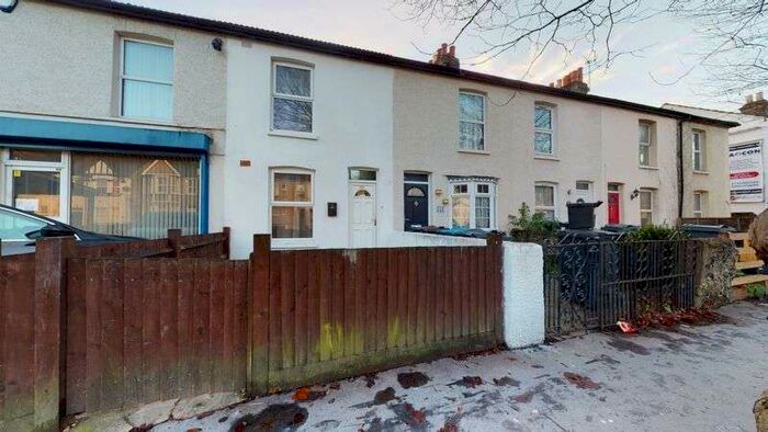 2 Bedroom Property To Rent In Brighton Road, South Croydon, CR2