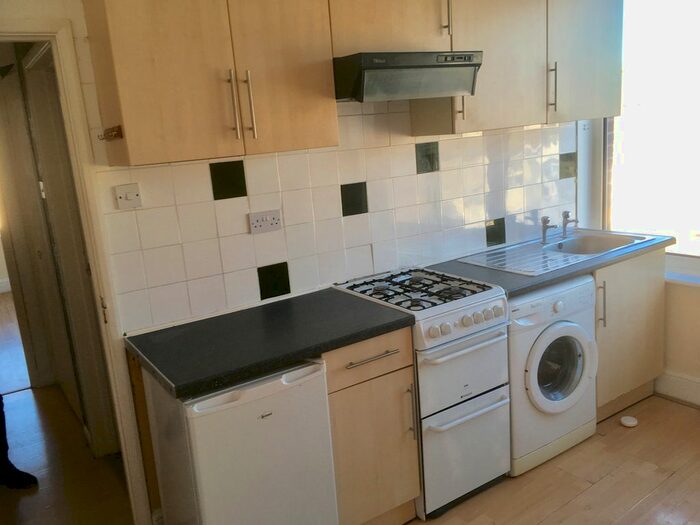 1 Bedroom Flat To Rent In Bennett Road, Chadwell Heath, RM6
