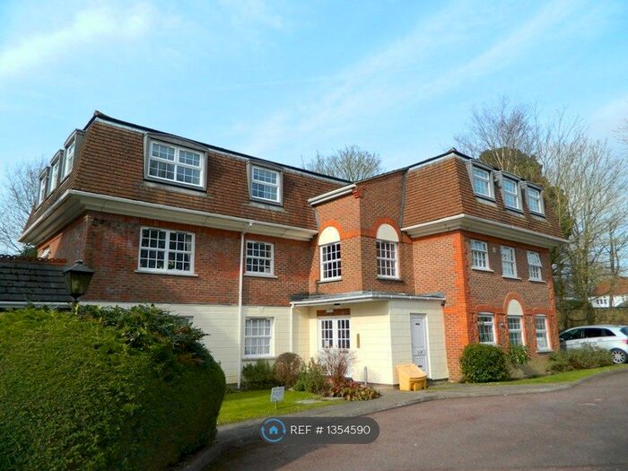 1 Bedroom Flat To Rent In Greenacres, Horsham, RH12