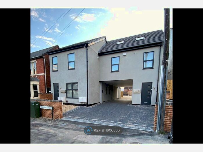 2 Bedroom Flat To Rent In Cricklade Road, Swindon, SN2