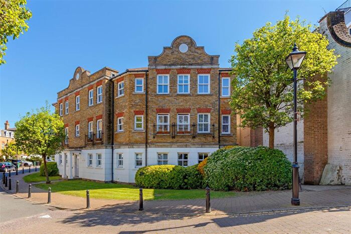 1 Bedroom Flat For Sale In Byron Mews, Hampstead, NW3