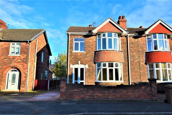 3 Bedroom Semi-Detached House To Rent In Auckland Road, Scunthorpe DN15