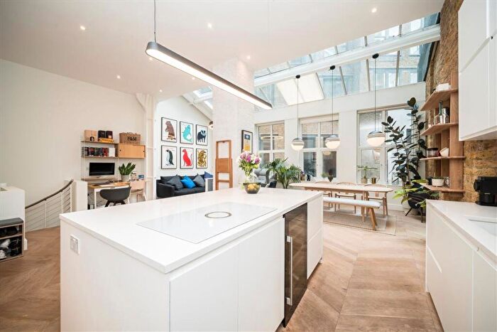 2 Bedroom Flat For Sale In Tabernacle Street, Old Street, EC2A