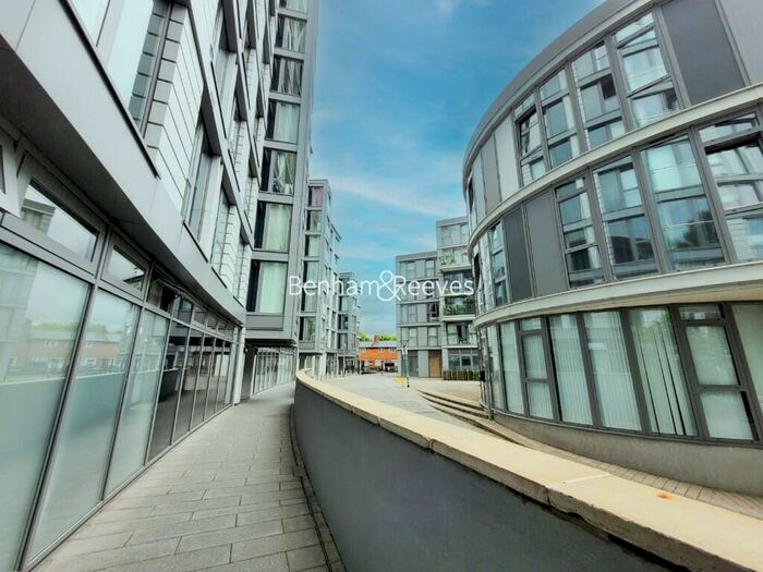 1 Bedroom Apartment To Rent In Seager Place, London, SE8