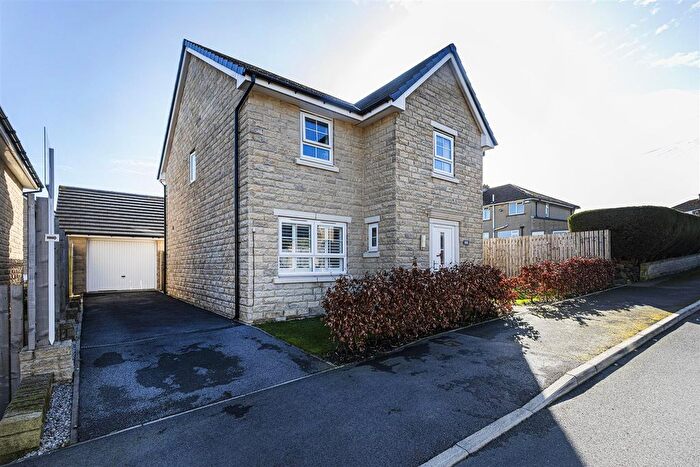 4 Bedroom Detached House For Sale In Thorpe Green Drive, Golcar, Huddersfield, HD7