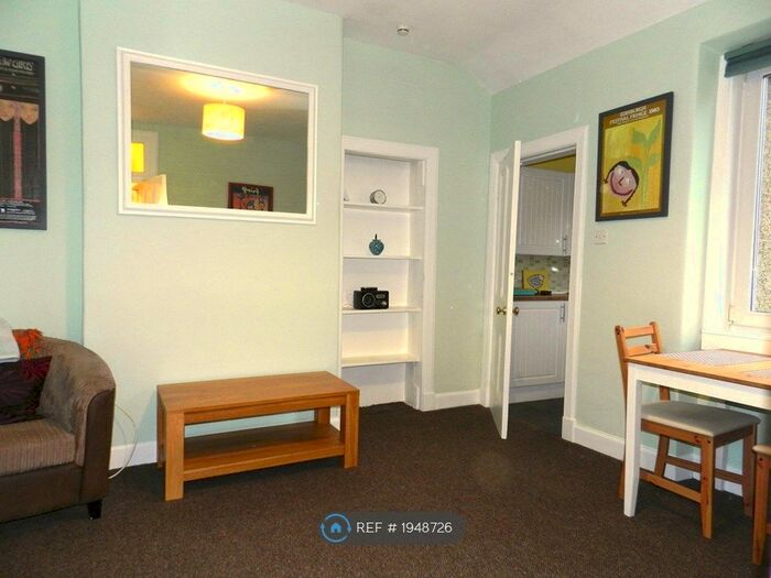 1 Bedroom Flat To Rent In Wilson's Park, Edinburgh, EH15