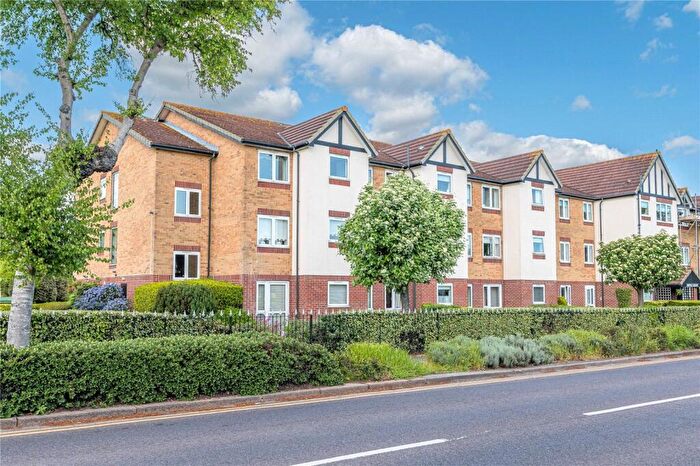1 Bedroom Apartment For Sale In Station Road, Thorpe Bay, Essex, SS1