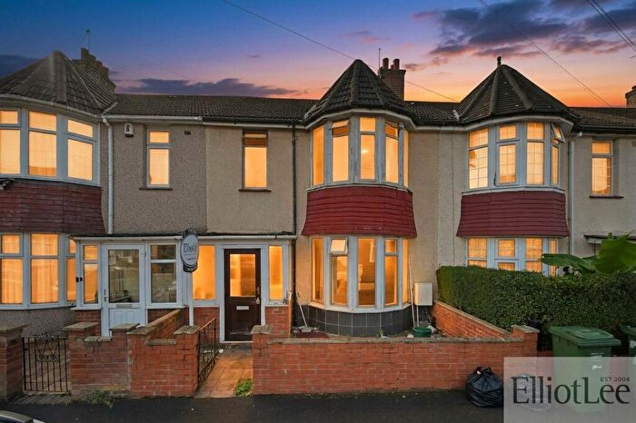 3 Bedroom Terraced House For Sale In Fernbank Avenue, Wembley, HA0