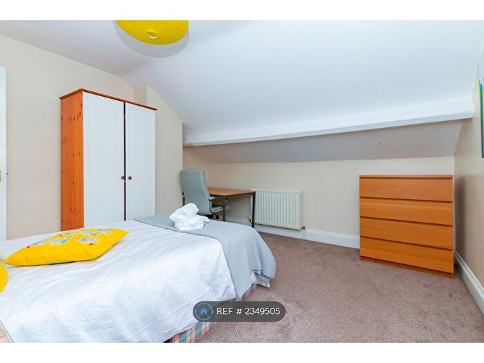 5 Bedroom Semi-Detached House To Rent In Paton Street, Leicester, LE3