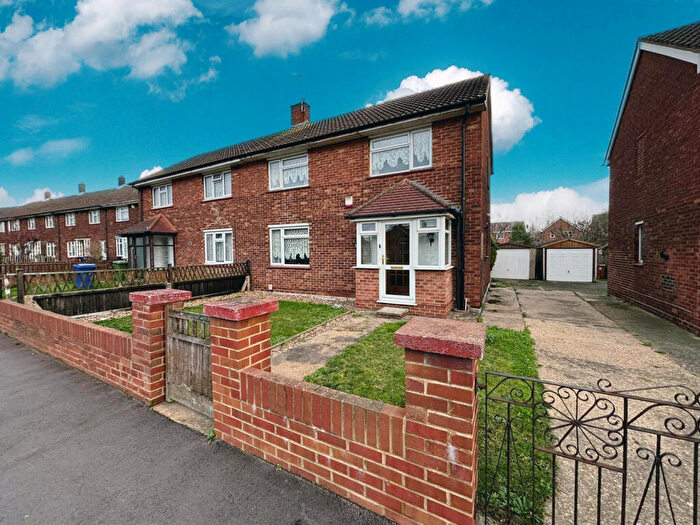 3 Bedroom Semi Detached House For Sale In Sabina Road, Chadwell St Mary, RM16