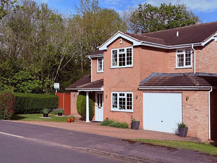 4 Bedroom Detached House For Sale In Minchin Green, Binfield, RG42
