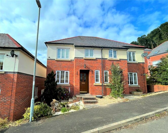3 Bedroom Semi-Detached House To Rent In Woodland Way, Llanllwchaiarn, Newtown, Powys, SY16