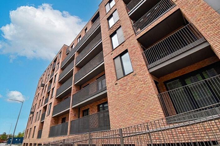 2 Bedroom Flat To Rent In Victoria Road, Pyramid House, TN23