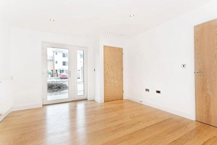 2 Bedroom Flat To Rent In Fairthorn Road, Westcombe Park, SE7