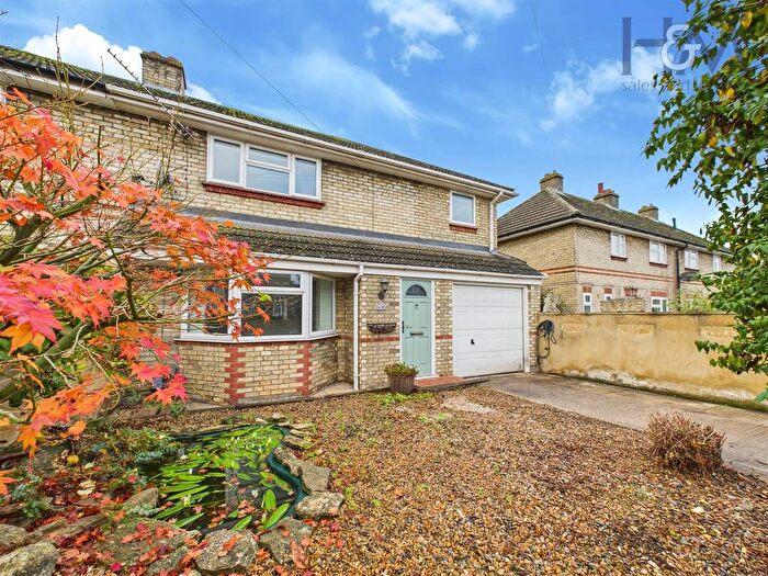3 Bedroom Semi-Detached House For Sale In Queens Road, Sandy, SG19