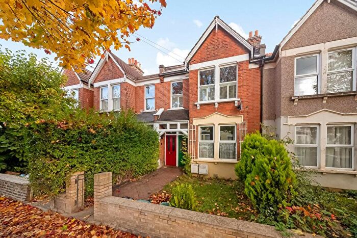 3 Bedroom Maisonette To Rent In Samos Road, Anerley, London, SE20