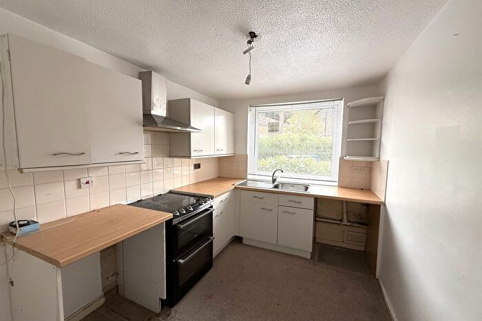 2 Bedroom Flat To Rent In Harboro Road, Sale, M33