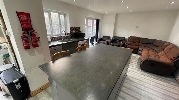 7 Bedroom House To Rent In A Brentbridge Road, Manchester, M14