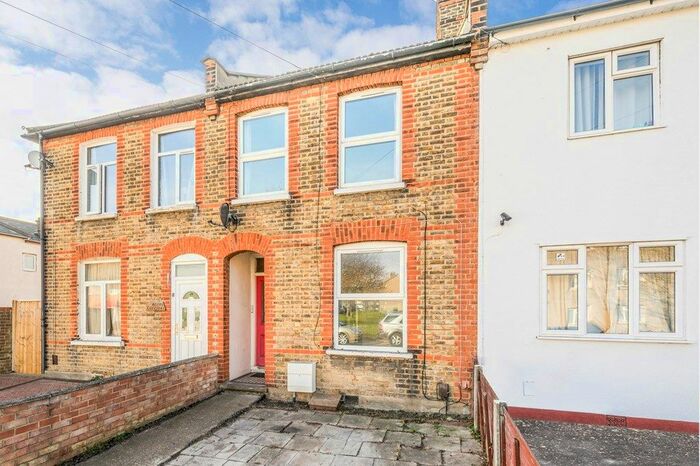 1 Bedroom Flat To Rent In Padnall Road, Chadwell Heath, Romford RM6