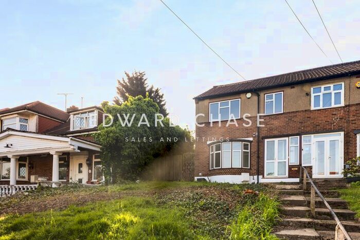 3 Bedroom Semi-Detached House To Rent In Stoneleigh Road, Clayhall, IG5