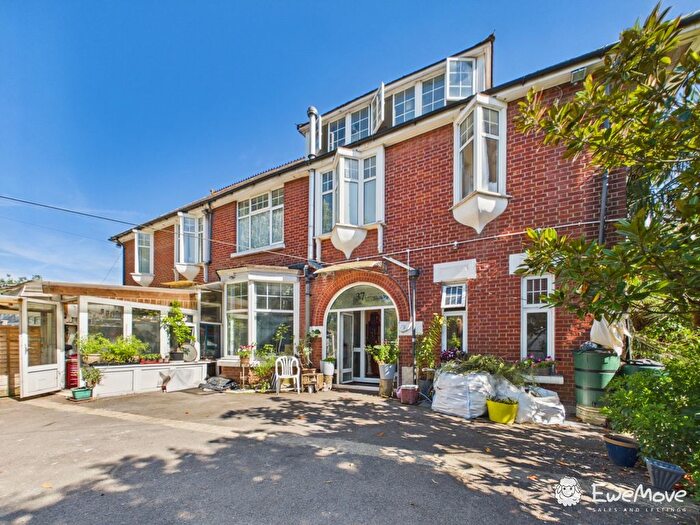 6 Bedroom Detached House For Sale In Hursley Road, Chandlers Ford, Southampton, Hampshire, SO53