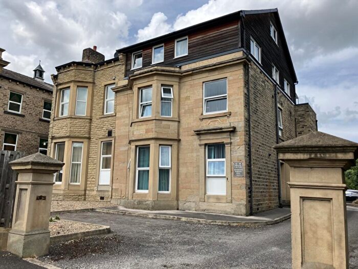 1 Bedroom Flat To Rent In Church Street, Paddock, Huddersfield, West Yorkshire, HD1