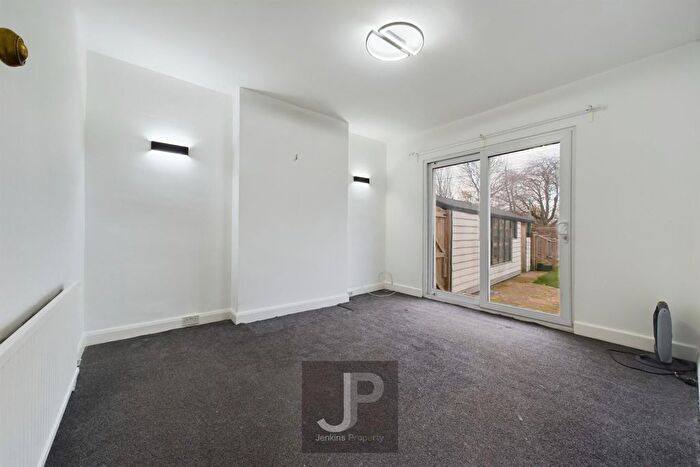 2 Bedroom Property To Rent In Thornford Gardens, Southend-On-Sea, SS2