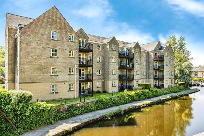 2 Bedroom Apartment For Sale In Chapel Lane, Sowerby Bridge, HX6