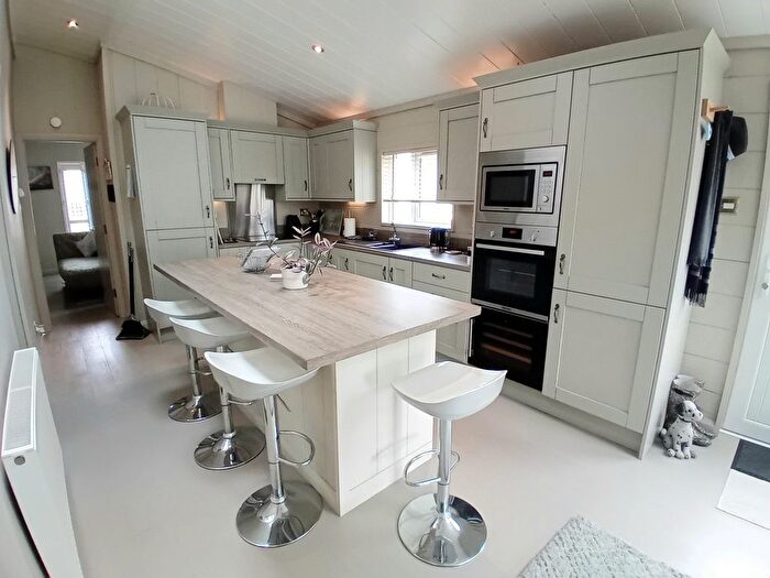 2 Bedroom Chalet For Sale In Westfield Lane, Westfield, Hastings, TN35