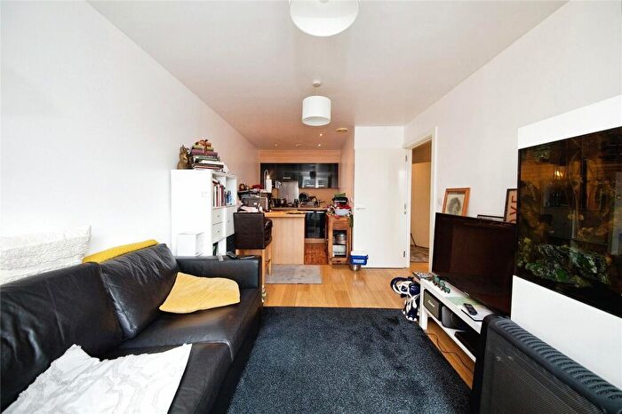 1 Bedroom Flat To Rent In Faraday House, Enfield, EN3