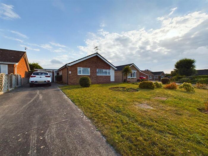 2 Bedroom Detached Bungalow For Sale In Compit Hills, Cromer, NR27